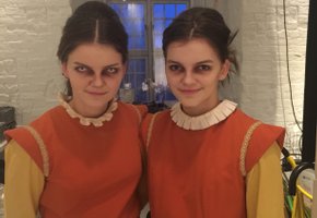 frisør fra dystopia laver tvillinger